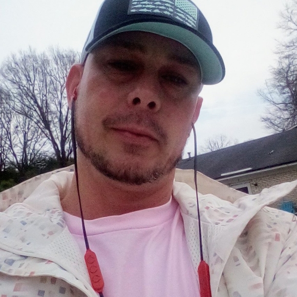 Meet your Posher, Chris - Picture 3 of 4